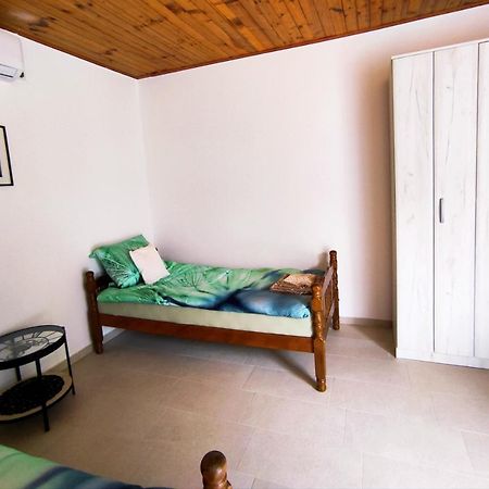 Celtis Shade House Villa เวียร์ปาซาร์ ภายนอก รูปภาพ