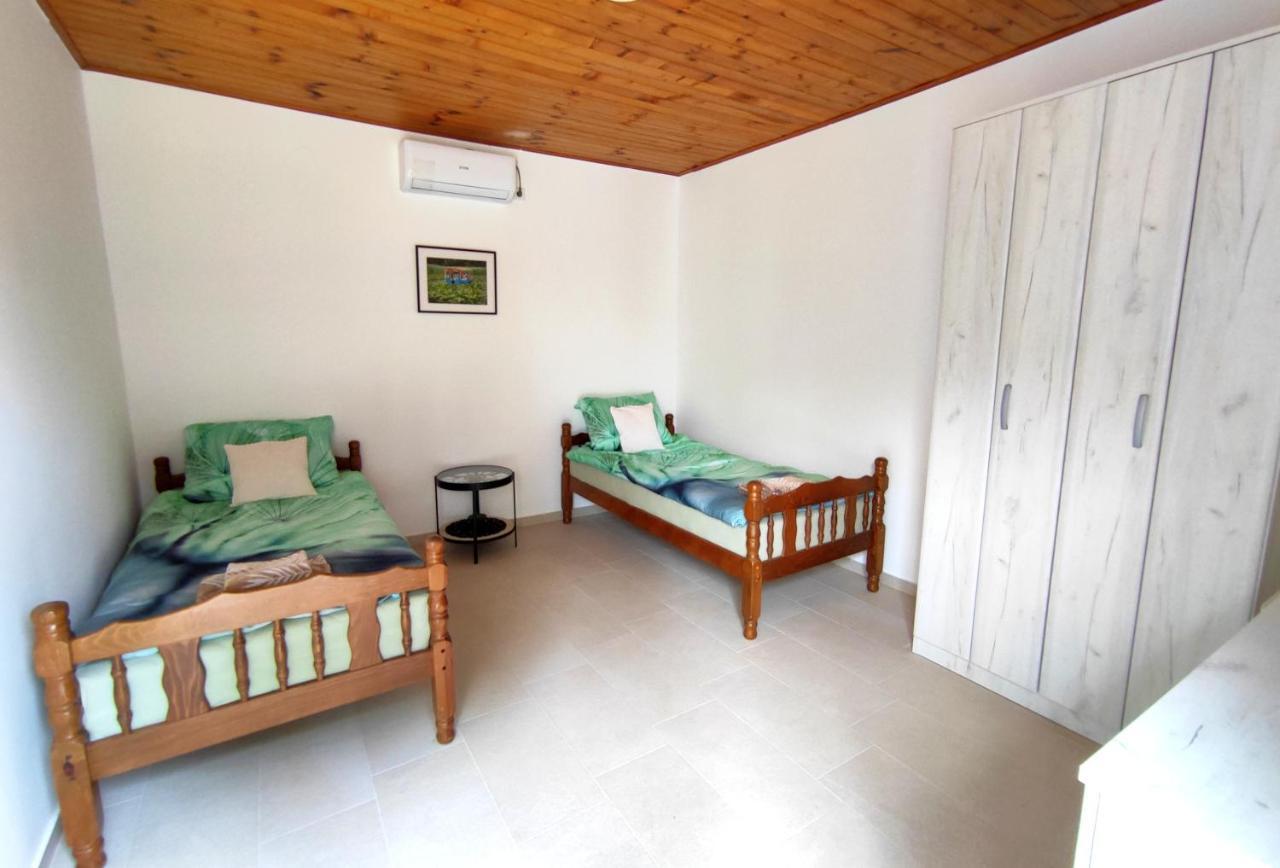Celtis Shade House Villa เวียร์ปาซาร์ ภายนอก รูปภาพ