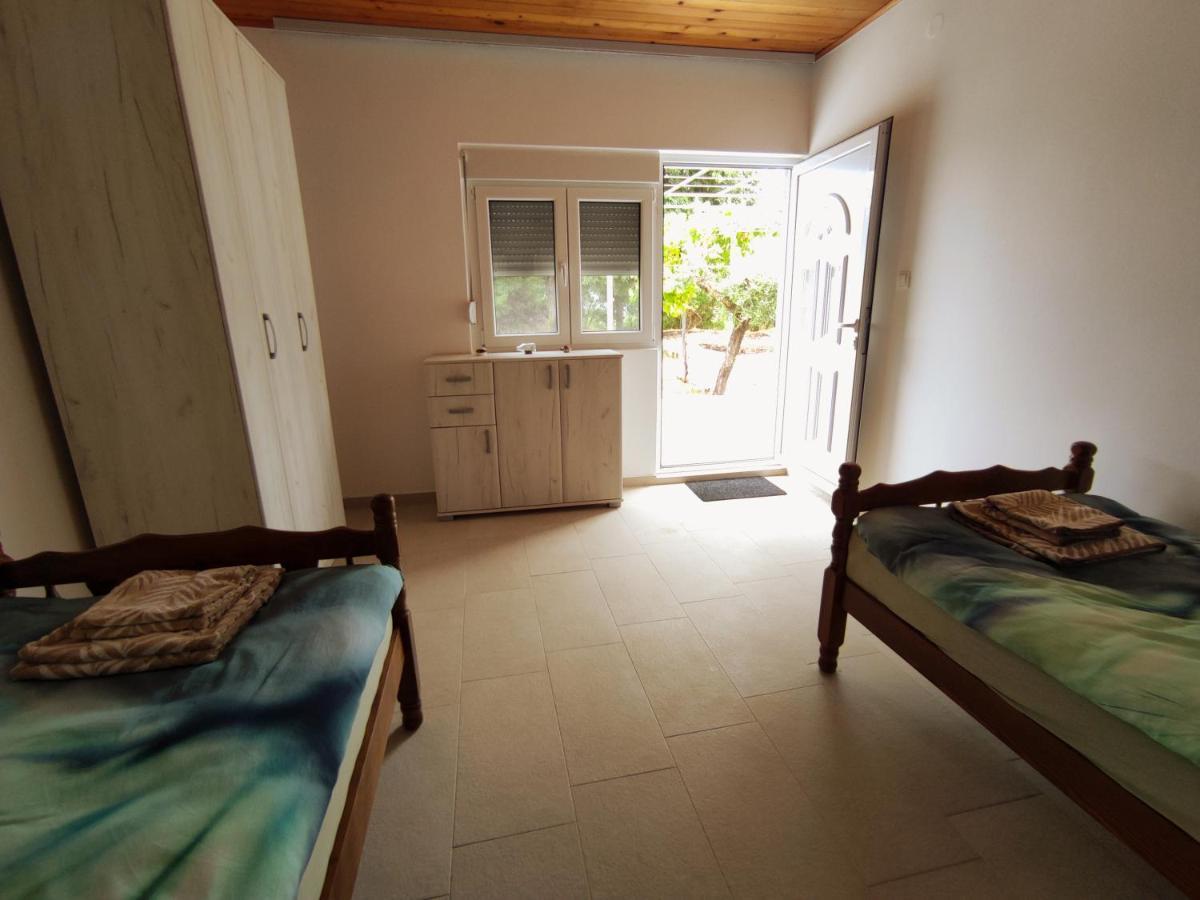 Celtis Shade House Villa เวียร์ปาซาร์ ภายนอก รูปภาพ
