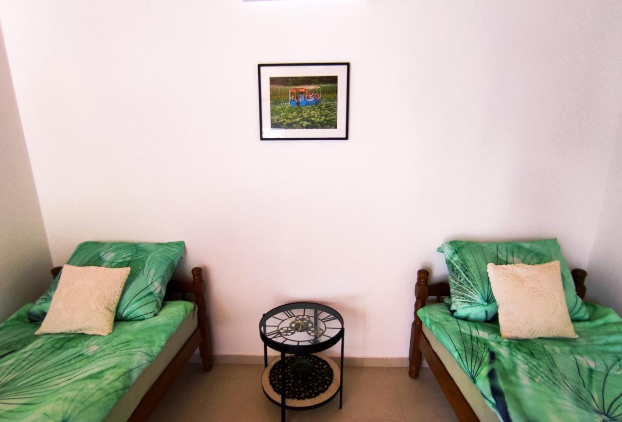 Celtis Shade House Villa เวียร์ปาซาร์ ภายนอก รูปภาพ