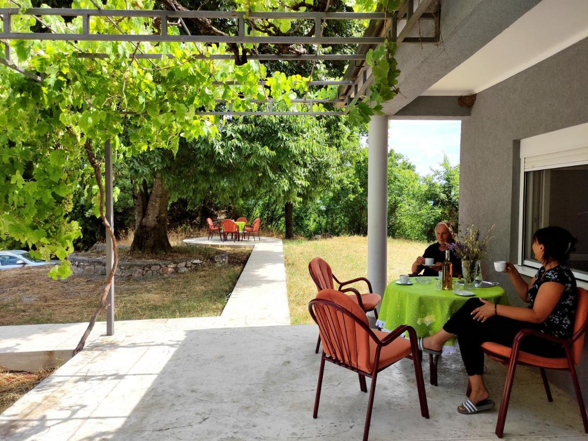 Celtis Shade House Villa เวียร์ปาซาร์ ภายนอก รูปภาพ